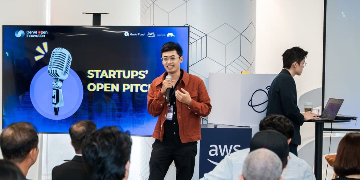 A founder pitching at the Startups’ Open Pitch, GenAI Open Innovation Vietnam